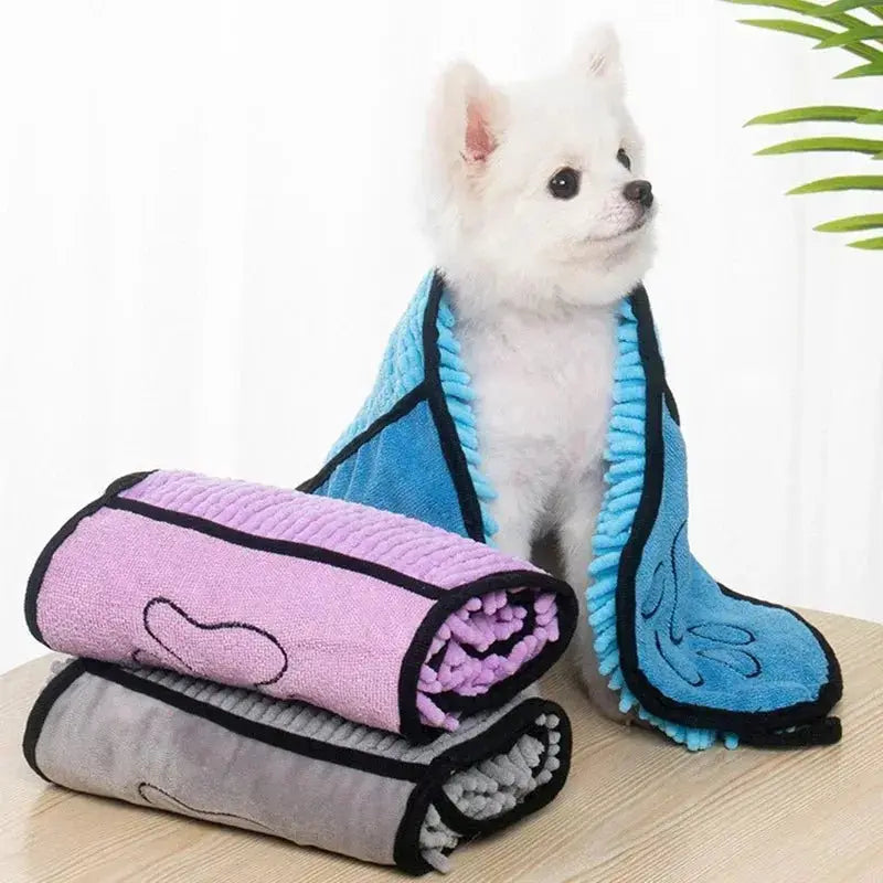 Blue microfiber pet towel bathrobe with double pockets, quick-drying and super absorbent, designed for pets.