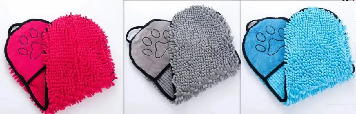 Blue super absorbent microfiber pet towel and quick-dry bathrobe with double pockets for pets, ideal for drying and comfort.